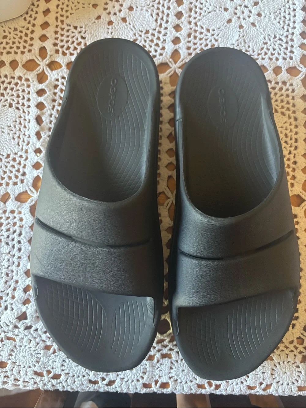 OOFOS Black Slide Sandals